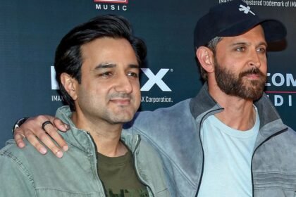 Siddharth Anand with Hrithik Roshan at a promotional event for Fighter. (Ashish Vaishnav)