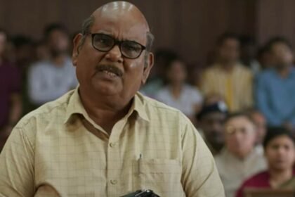 Satish Kaushik in Kaagaz trailer